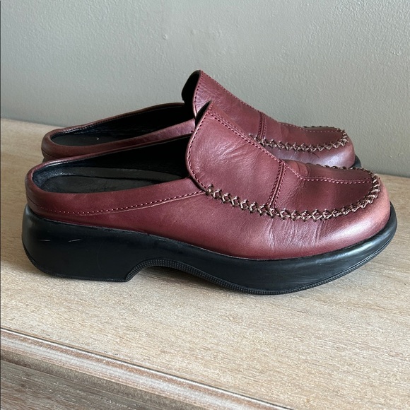 Dansko Shoes - Dansko women’s leather clog mule slip on casual comfortable shoe size 38